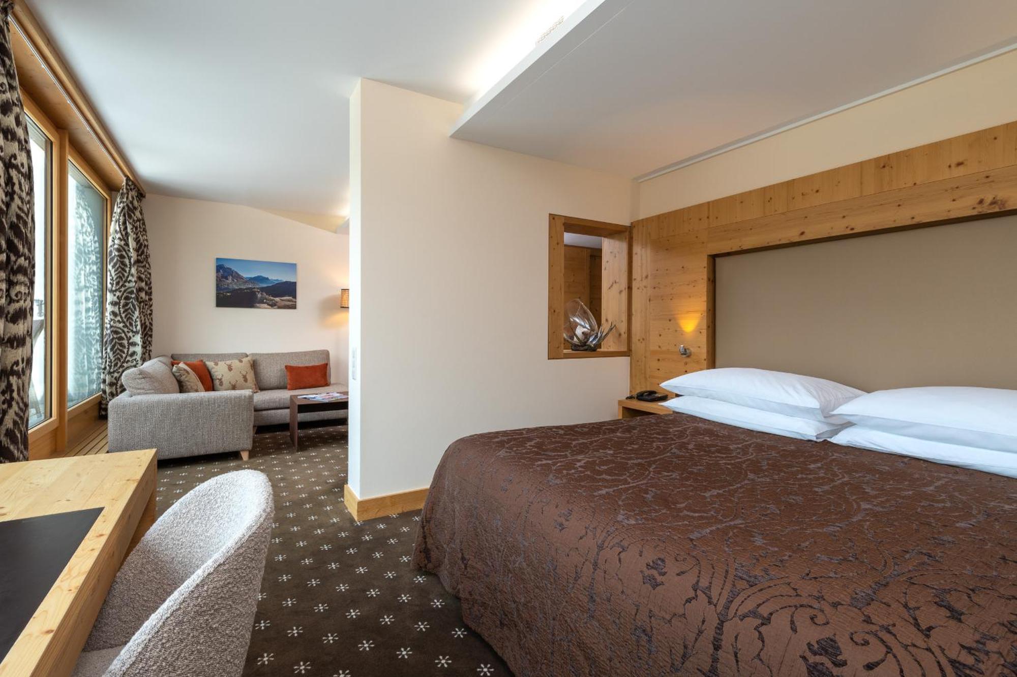 Nira Alpina Hotel Силваплана Екстериор снимка
