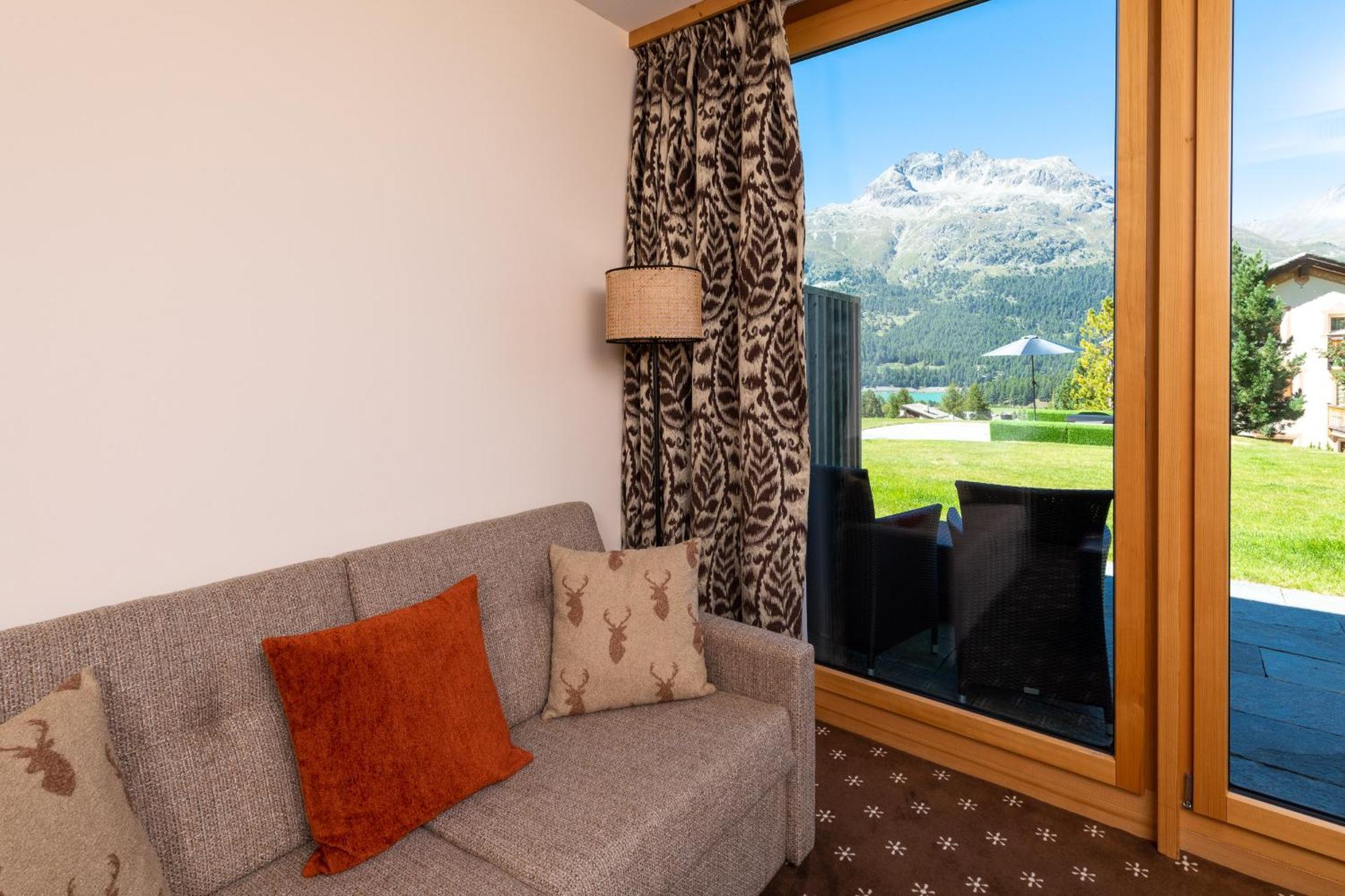 Nira Alpina Hotel Силваплана Екстериор снимка
