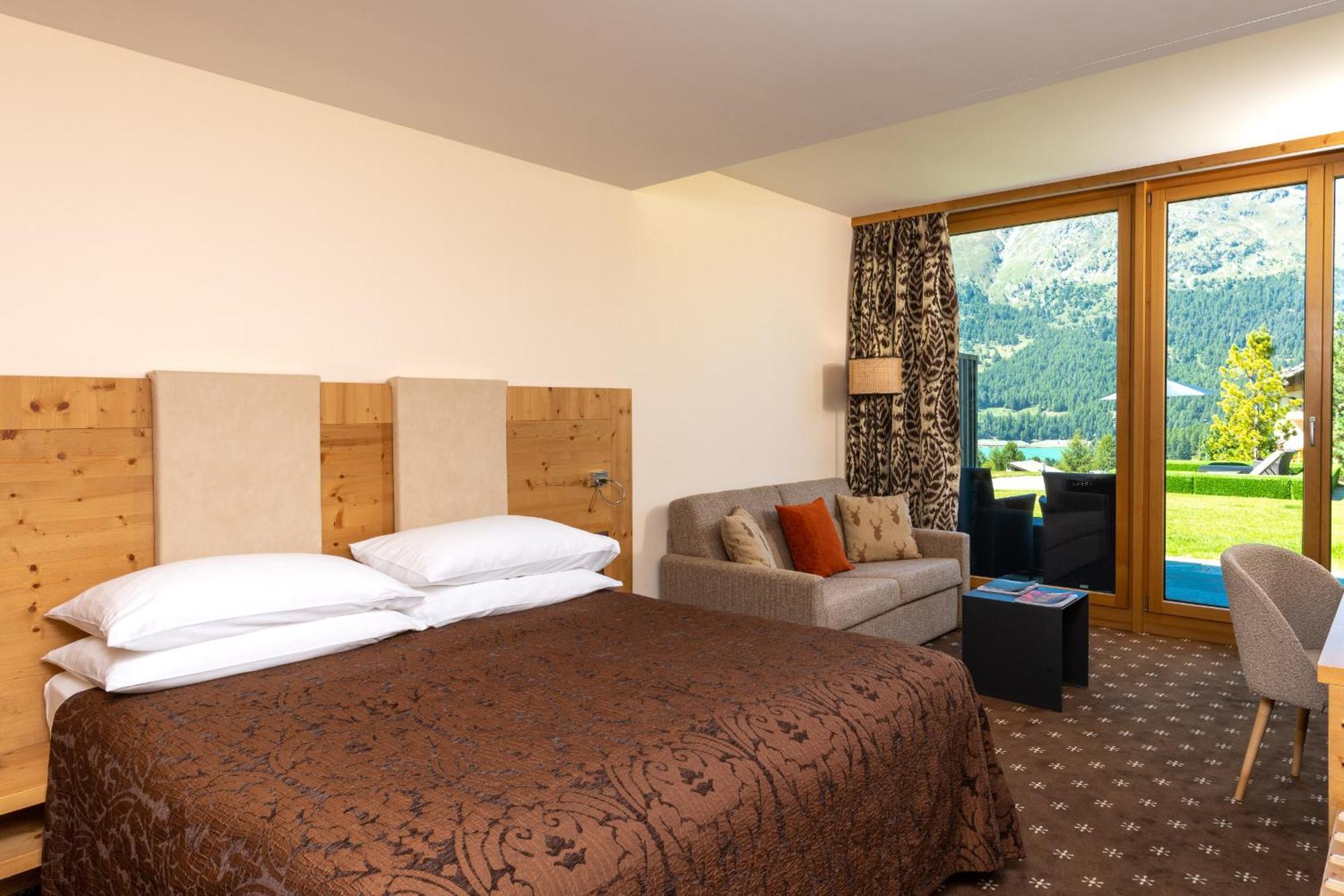 Nira Alpina Hotel Силваплана Екстериор снимка
